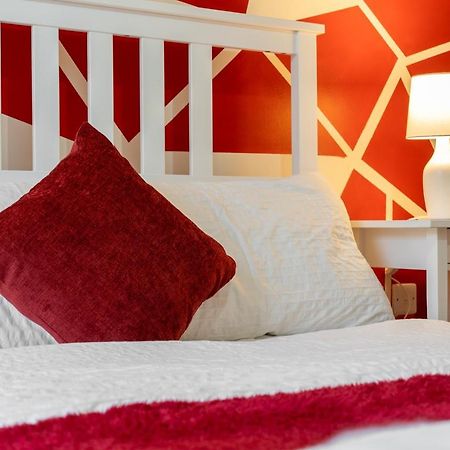 Avril Serviced Apartment Бирмингем Экстерьер фото