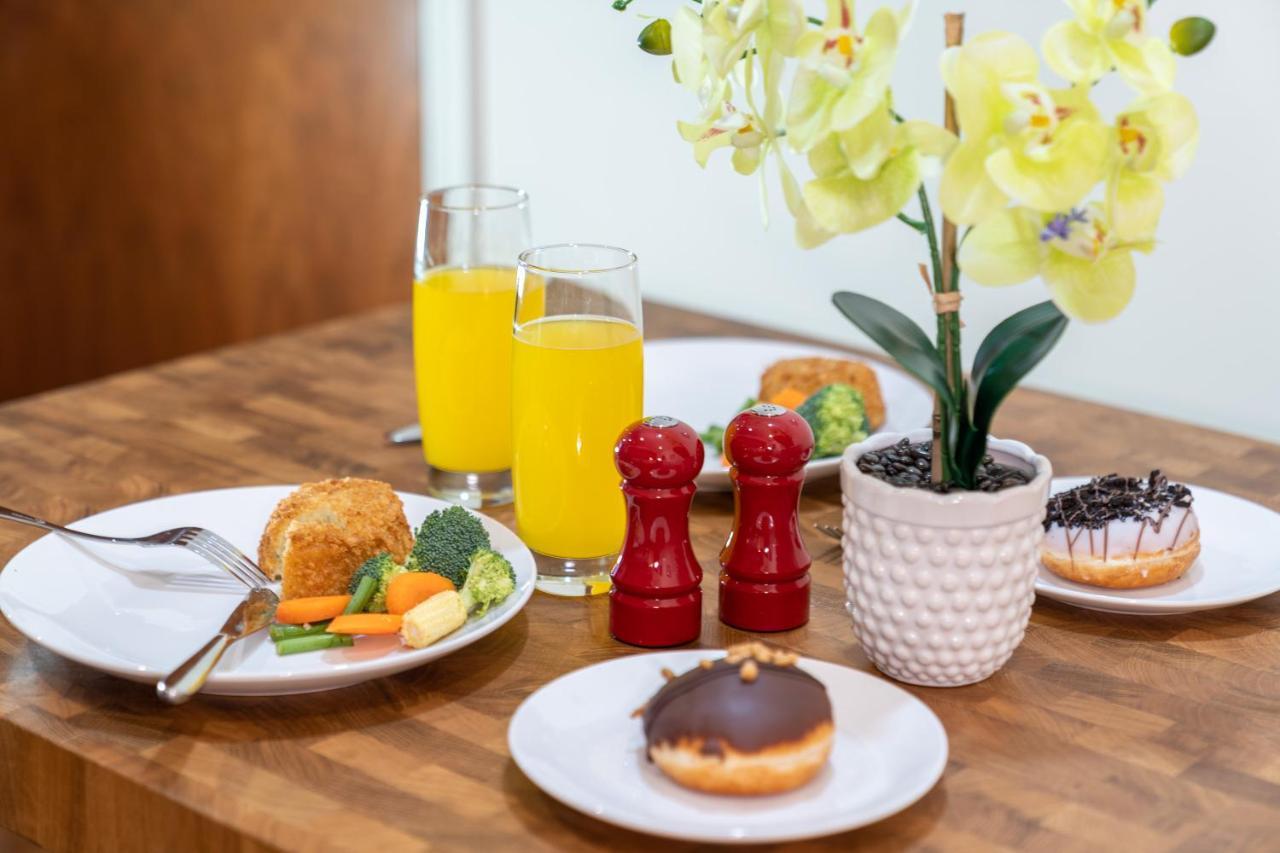 Avril Serviced Apartment Бирмингем Экстерьер фото