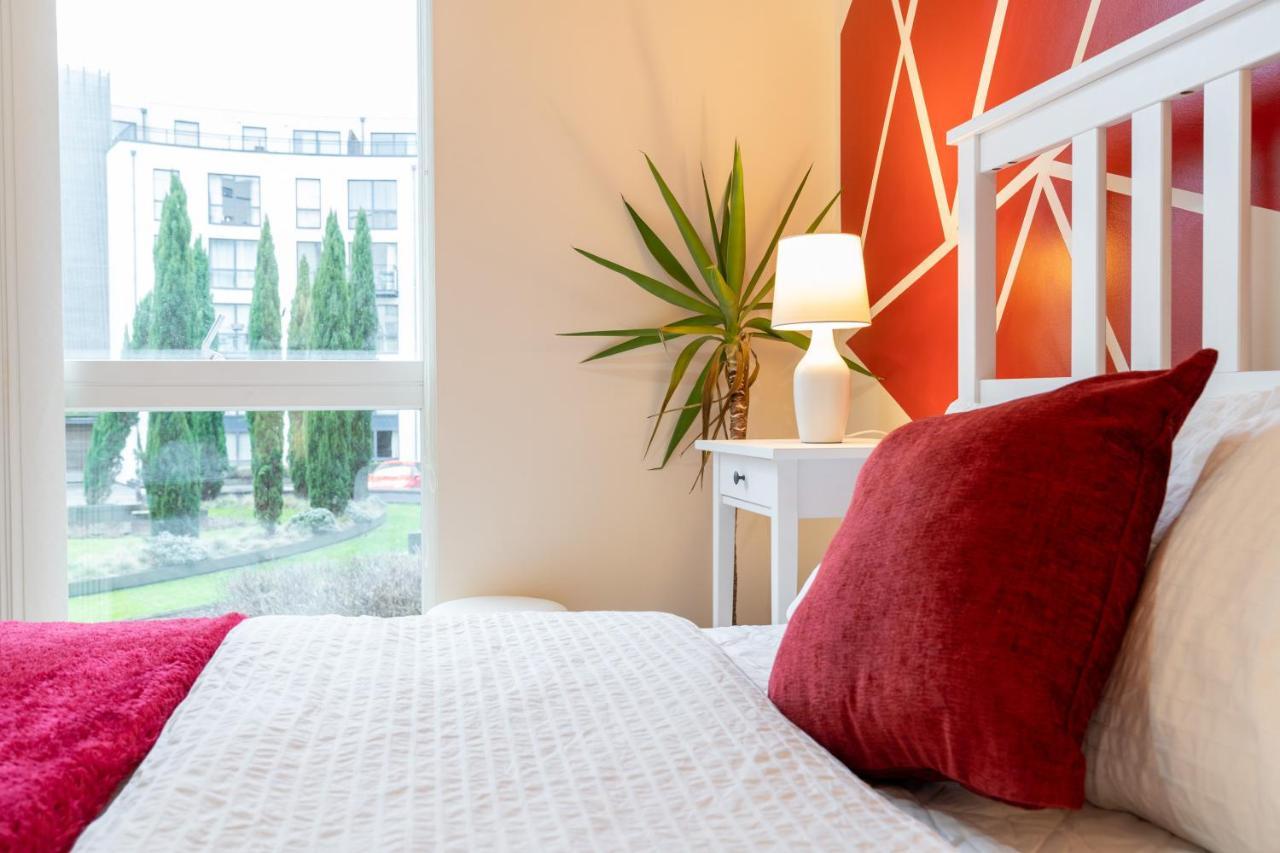 Avril Serviced Apartment Бирмингем Экстерьер фото