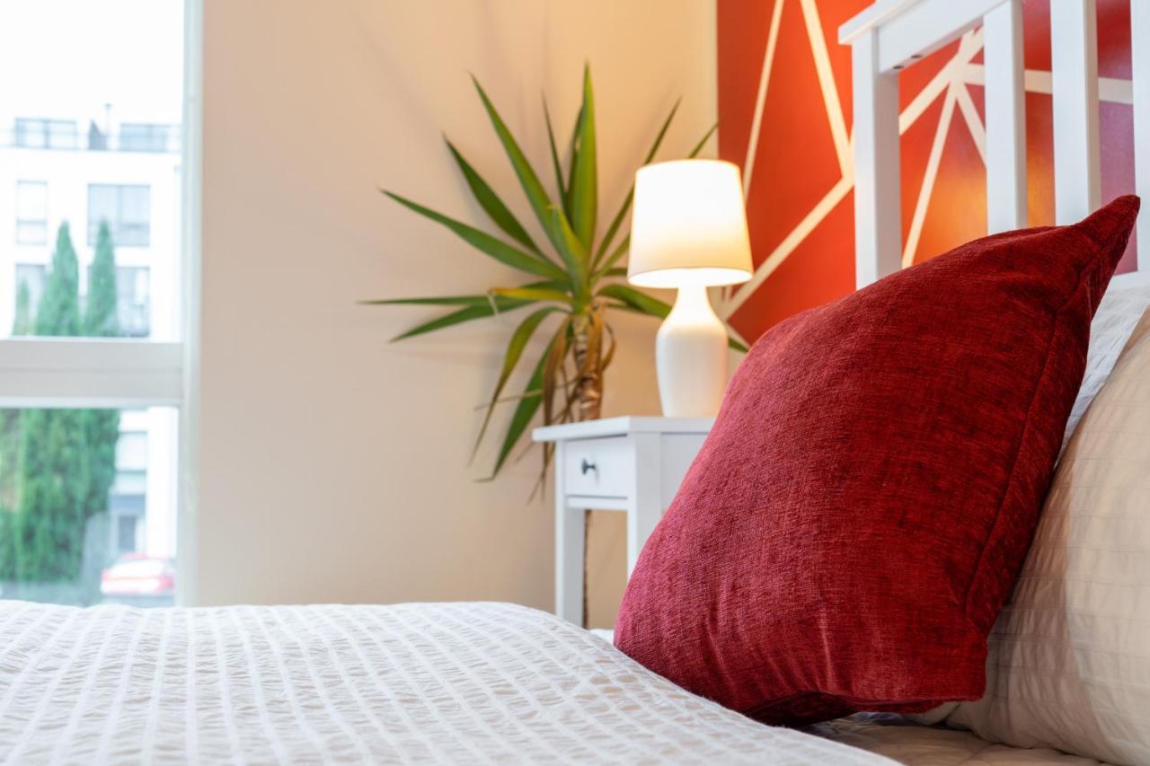 Avril Serviced Apartment Бирмингем Экстерьер фото