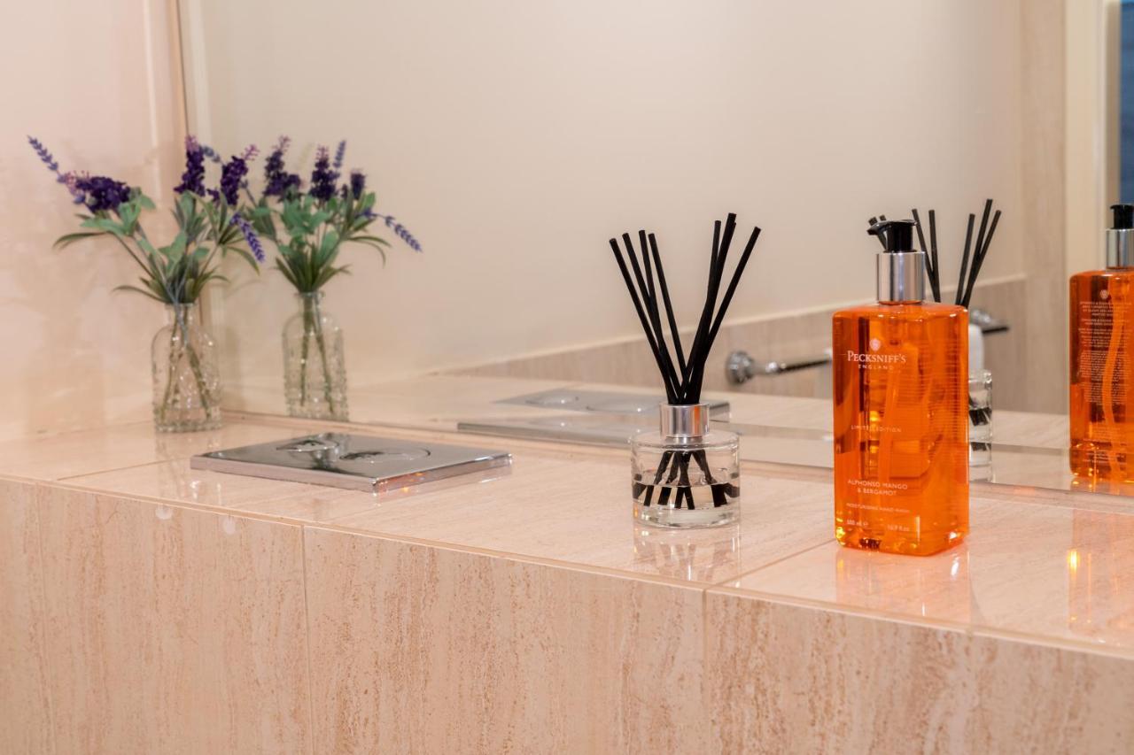 Avril Serviced Apartment Бирмингем Экстерьер фото