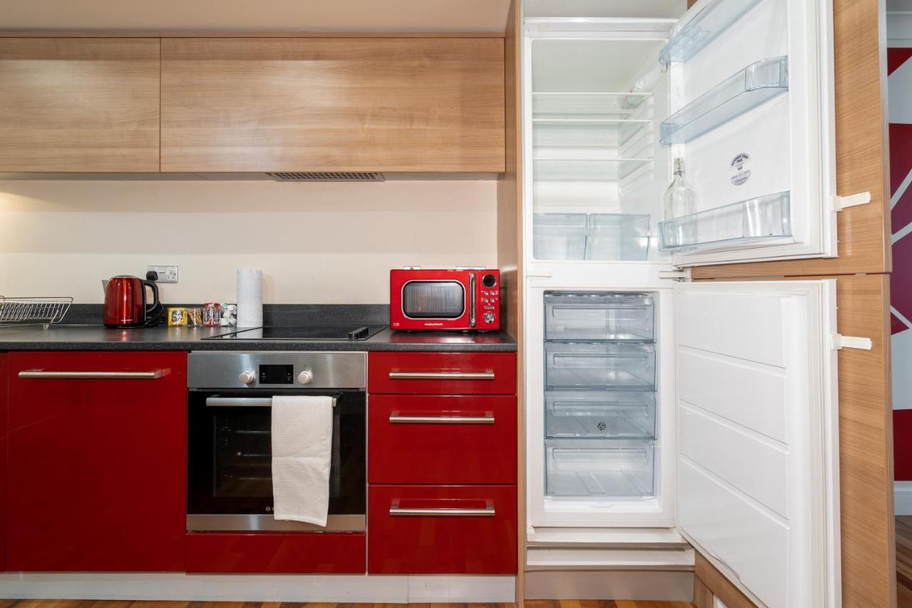 Avril Serviced Apartment Бирмингем Экстерьер фото