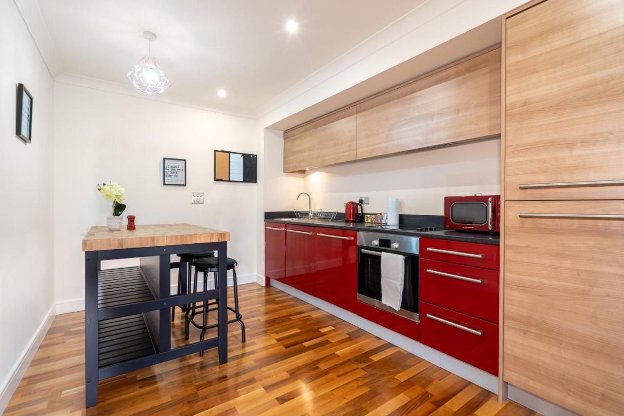 Avril Serviced Apartment Бирмингем Экстерьер фото