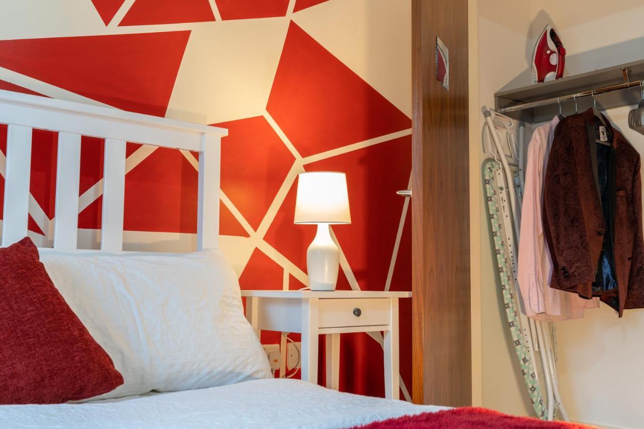 Avril Serviced Apartment Бирмингем Экстерьер фото