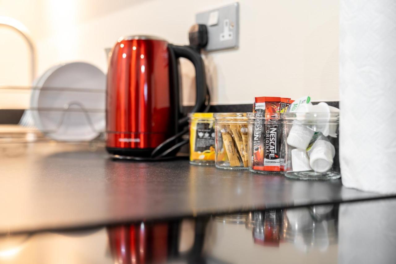 Avril Serviced Apartment Бирмингем Экстерьер фото