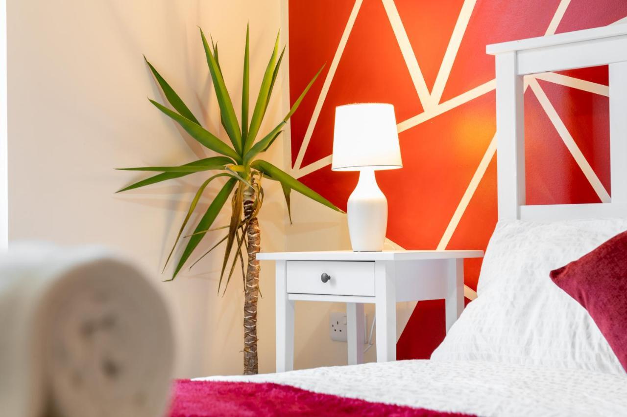 Avril Serviced Apartment Бирмингем Экстерьер фото