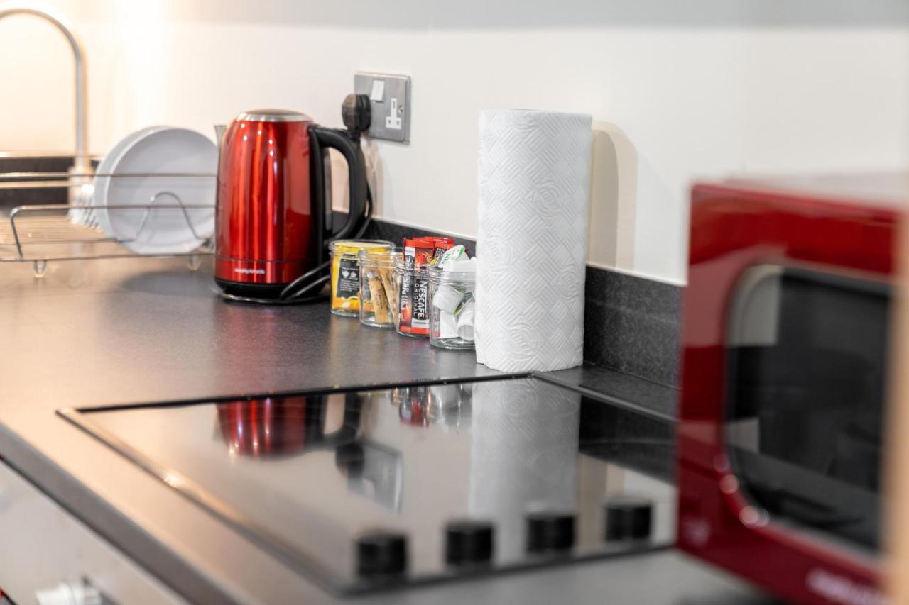 Avril Serviced Apartment Бирмингем Экстерьер фото